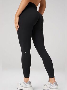Fabletics The No-Seam Pureluxe TLC Leggings 7/8 In Black Size Large